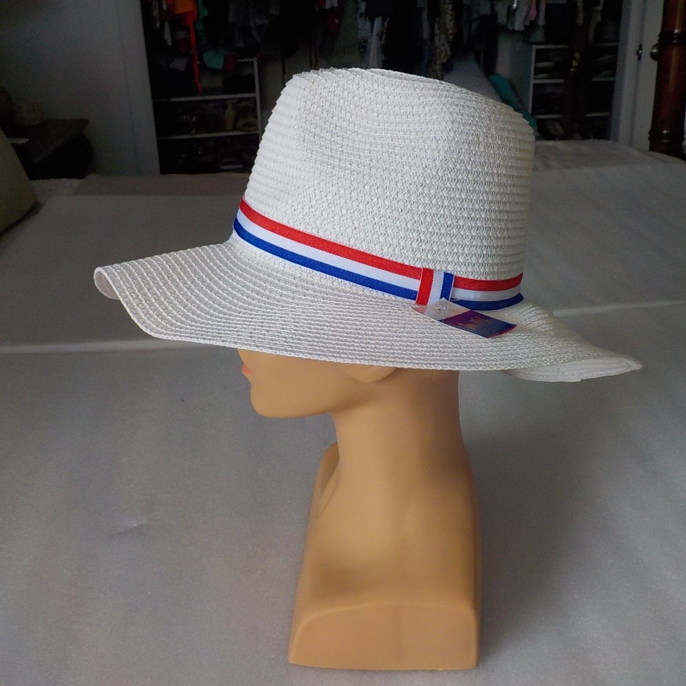 White Wide Brim Floppy Hat - New